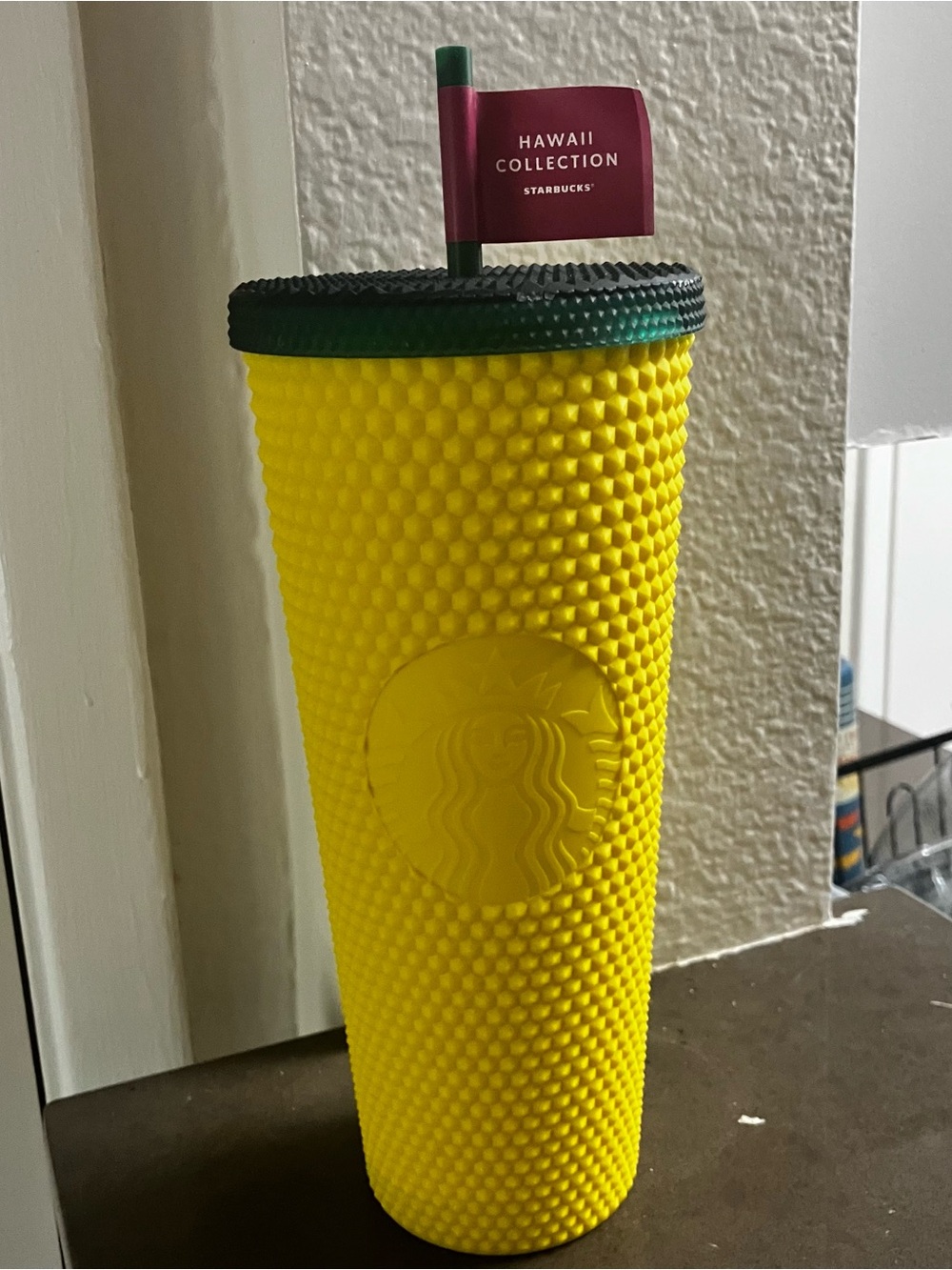 Starbucks Pineapple Studded Tumbler 24oz Hawaii Collection Venti Cold Cup Yellow